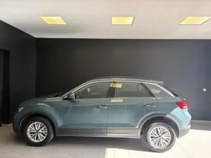 Photo 13 Volkswagen T-roc  1.0 TSI 110ch Life Plus