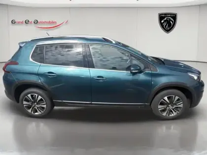 Photo 6 Peugeot 2008  1.2 PureTech 110ch Allure S&S EAT6