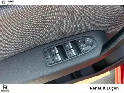 Photo 28 Renault Captur  E-Tech full hybrid 145ch Techno - 25