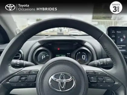 Photo 5 Toyota Yaris  116h Iconic 5p Toit Pano Pack Tech
