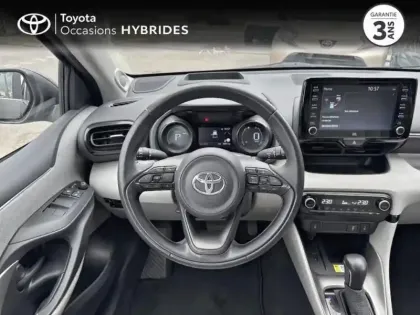 Photo 14 Toyota Yaris  116h Iconic 5p Toit Pano Pack Tech