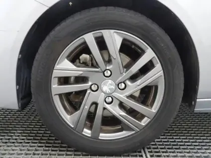 Photo 9 Peugeot 208  1.5 BlueHDi 100ch S&S Style