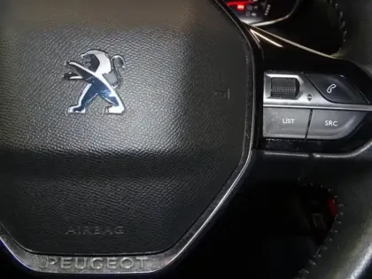 Photo 13 Peugeot 208  1.5 BlueHDi 100ch S&S Style