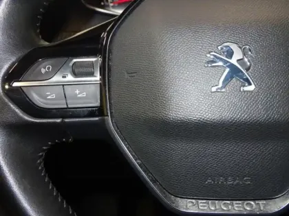 Photo 11 Peugeot 208  1.5 BlueHDi 100ch S&S Style