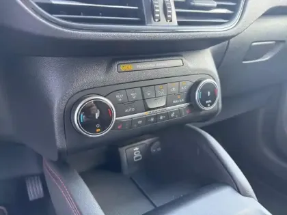 Photo 14 Ford Kuga  2.5 Duratec 180ch Hybrid FlexiFuel ST-Line X Powershift
