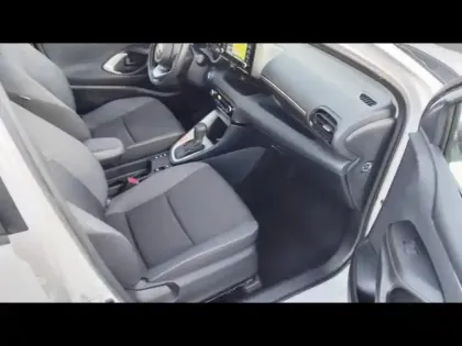 Photo 13 Toyota Yaris  116h Dynamic Business 5p + Programme Beyond Zero Academy MY22
