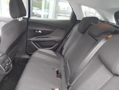 Photo 15 Peugeot 3008 BlueHDi 130ch S&S EAT8 Active 5p