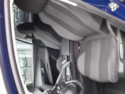 Photo 8 Peugeot 3008 BlueHDi 130ch S&S EAT8 Active 5p