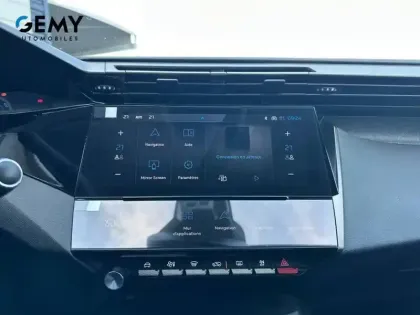 Photo 16 Peugeot 308  Plug-in Hybrid 195 ch e-DCS7