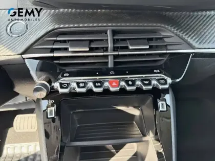 Photo 16 Peugeot 208  Electrique 136 ch 50 kWh