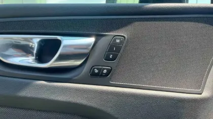 Photo 25 Volvo XC60  T6 Recharge AWD 253 ch + 145 ch Geartronic 8