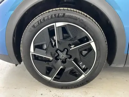 Photo 18 Peugeot 408 PHEV 180 e-EAT8 GT 5p