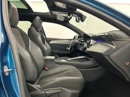 Photo 13 Peugeot 408 PHEV 180 e-EAT8 GT 5p