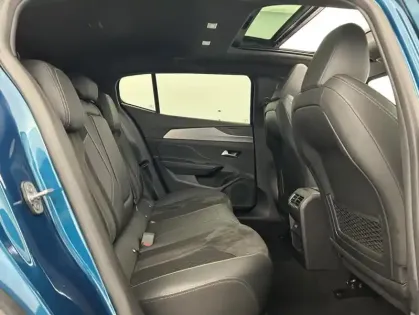 Photo 15 Peugeot 408 PHEV 180 e-EAT8 GT 5p