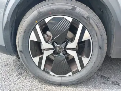 Photo 12 Peugeot 2008  PureTech 100 S&S BVM6