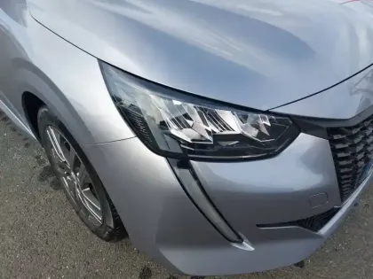 Photo 15 Peugeot 208  PureTech 75 S&S BVM5