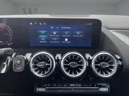 Photo 18 Mercedes GLA 250 e Hybrid EQ AMG Line