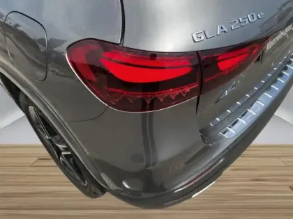 Photo 9 Mercedes GLA 250 e Hybrid EQ AMG Line