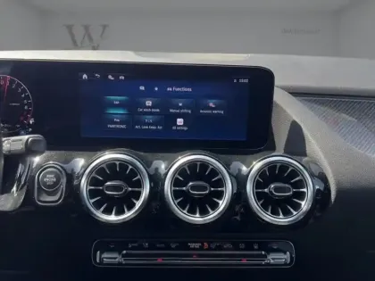 Photo 18 Mercedes GLA 250 e Hybrid EQ AMG Line
