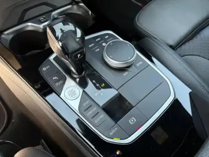 Photo 12 BMW Serie 1 118 i M Sport