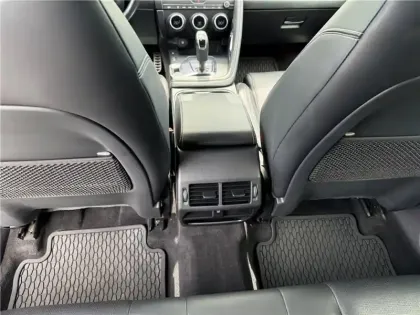 Photo 14 Jaguar E-Pace 2.0 D - 150 CH AWD BVA