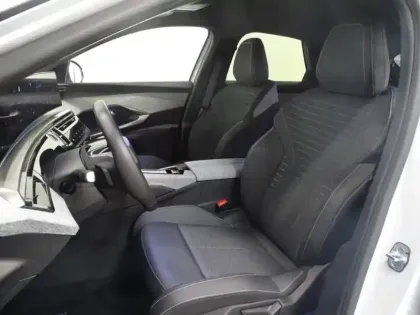 Photo 10 Peugeot 3008  1.2 Hybrid 136ch Allure e-DCS6