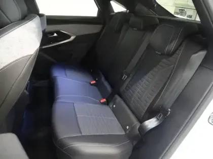 Photo 11 Peugeot 3008  1.2 Hybrid 136ch Allure e-DCS6