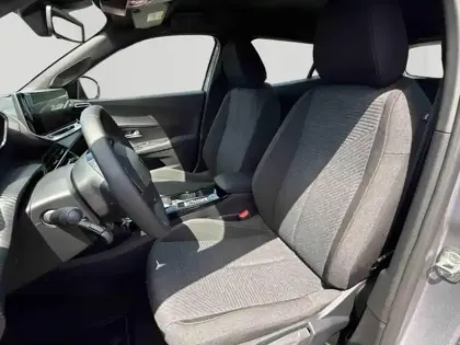 Photo 10 Peugeot 2008  e- 156ch 54 kWh Style