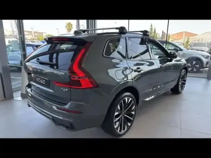 Photo 11 Volvo XC60  T6 Hybride Rechargeable 335ch Ultra Style Dark Geartronic 8 AWD
