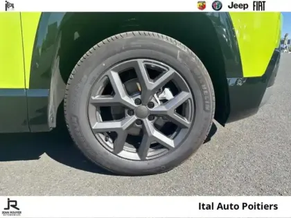 Photo 10 Jeep Compass  1.2 Turbo T3 145ch e-Hybrid First Edition BVR6