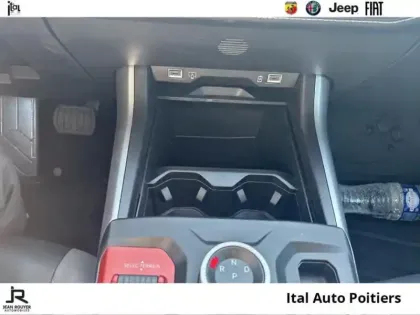 Photo 14 Jeep Compass  1.2 Turbo T3 145ch e-Hybrid First Edition BVR6