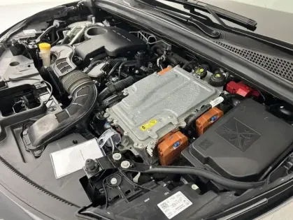 Photo 26 Renault Captur E-Tech Plug-in 160 Initiale Paris 5p