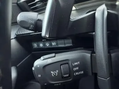 Photo 16 Peugeot 508 II HYBRID 225 E-EAT8 ALLURE BUSINESS