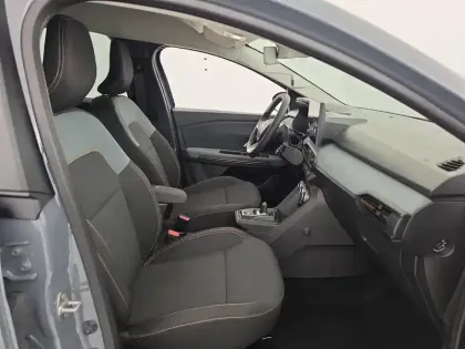 Photo 325 Dacia Jogger  Hybrid 155 7 pl