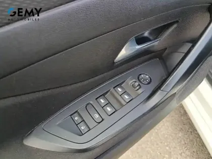 Photo 37 Peugeot 308  PHEV 180 e-EAT8