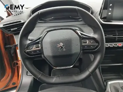 Photo 12 Peugeot 2008  PureTech 100 S&S BVM6