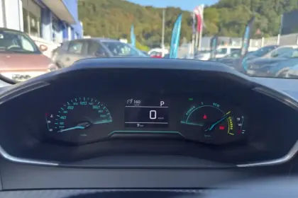 Photo 16 Peugeot 208  Hybrid 110 ch e-DCS6