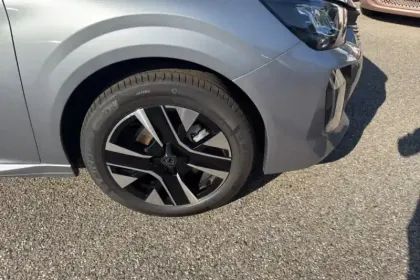 Photo 13 Peugeot 208  Hybrid 110 ch e-DCS6