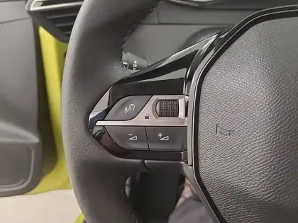 Photo 22 Peugeot 208  PureTech 75 S&S BVM5