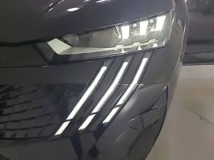 Photo 40 Peugeot 5008  Hybrid 145 ch e-DCS6