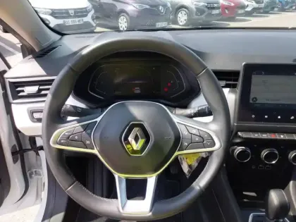 Photo 10 Renault Clio  E-Tech full hybrid 145