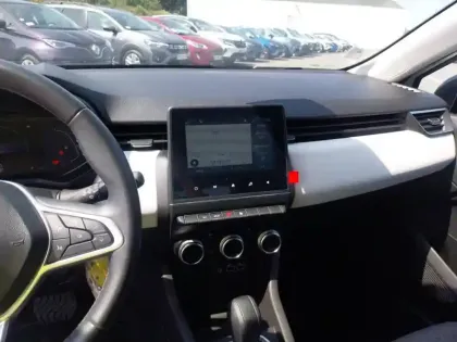 Photo 13 Renault Clio  E-Tech full hybrid 145