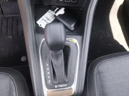 Photo 12 Renault Captur  E-Tech full hybrid 145