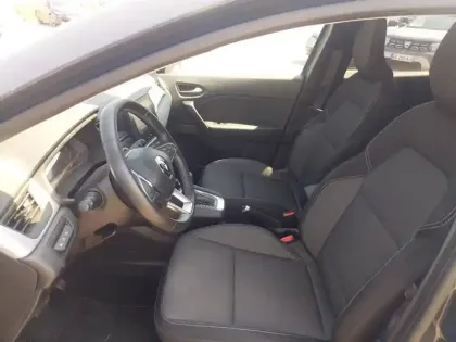Photo 8 Renault Captur  E-Tech full hybrid 145