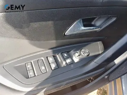 Photo 11 Peugeot 308  PHEV 180 e-EAT8