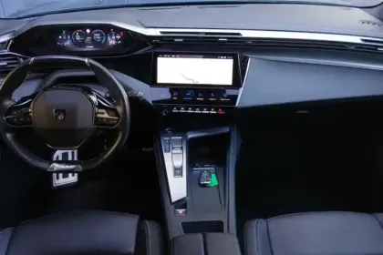 Photo 16 Peugeot 408  PHEV 225 e-EAT8