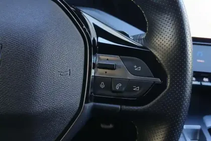 Photo 24 Peugeot 408  PHEV 225 e-EAT8