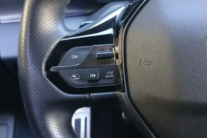Photo 23 Peugeot 408  PHEV 225 e-EAT8
