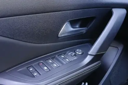 Photo 22 Peugeot 408  PHEV 225 e-EAT8