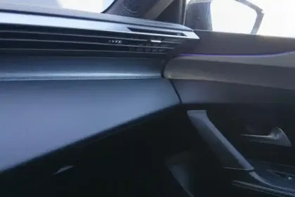 Photo 33 Peugeot 408  PHEV 225 e-EAT8